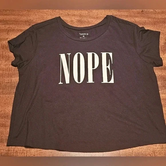 NWOT Torrid Plus Size 00 NOPE BLACK CROP Cropped TEE Shirt - Picture 4 of 8